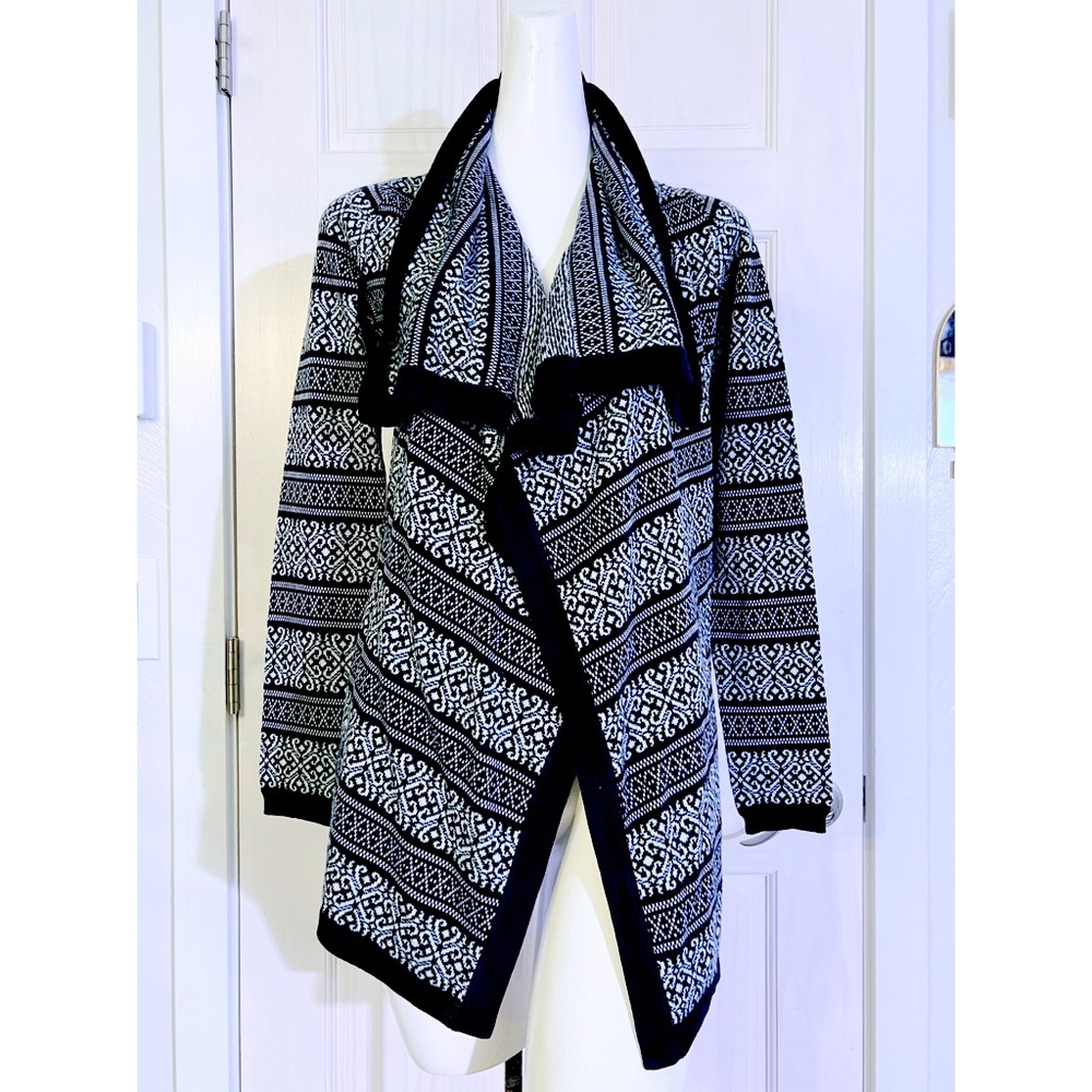 Moving Sale!! EUC Anthro  Skies Are Blue Drape Front Cardigan Sweatr B&W Small